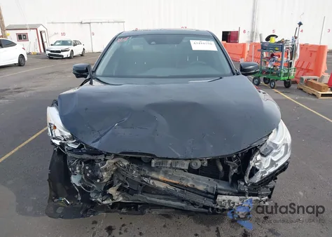 2017 Honda Accord Hybrid Ex-L z USA, uszkodzony, nr VIN JHMCR6F53HC028196